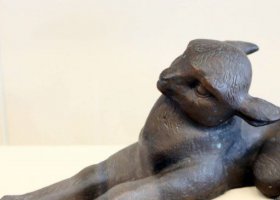 公園臥著的小鹿動物銅雕 小鹿雕塑銅雕木紋桂園小區(qū)