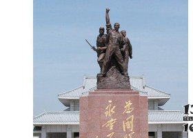 廣場(chǎng)抗戰(zhàn)時(shí)期人物紀(jì)念銅雕 