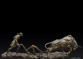 耕犁的人物農(nóng)場景觀銅雕 