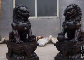 獅子踩球銅雕 