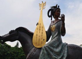 公園騎馬的拿琵琶古代美女人物銅雕 美女雕塑作品浮雕紫砂歐式