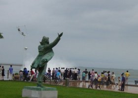 海邊指揮家景觀銅雕 指揮家雕塑音樂模型大合唱圖片
