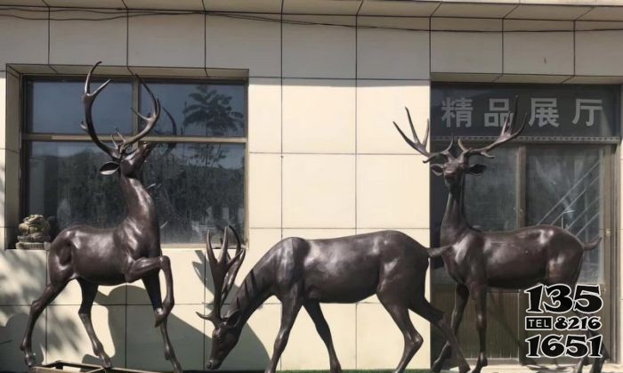 群鹿銅雕 圖片
