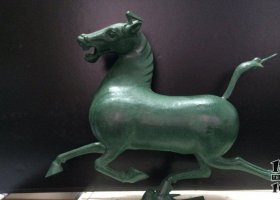 馬踏飛燕青銅馬雕塑 