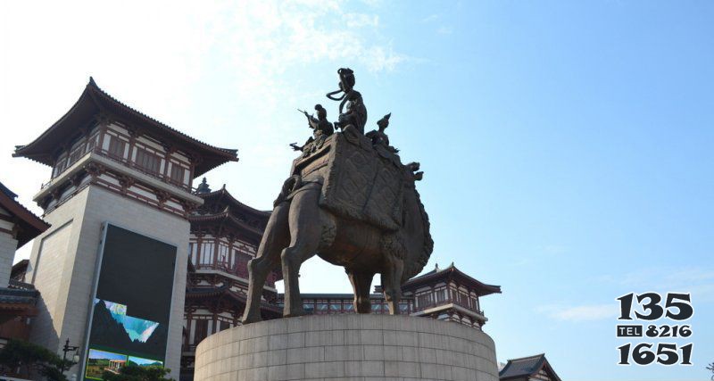 廣場騎駱駝的古代美女景觀銅雕 美女雕塑抽象園林價格插畫圖片