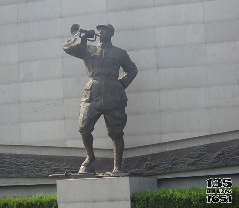 抗戰(zhàn)時(shí)期吹號角人物銅雕 吹號雕塑紅軍解放軍軍人八路軍圖片