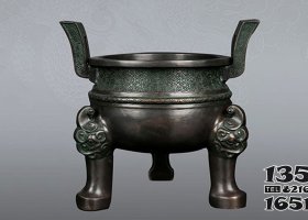 三足青銅鼎 