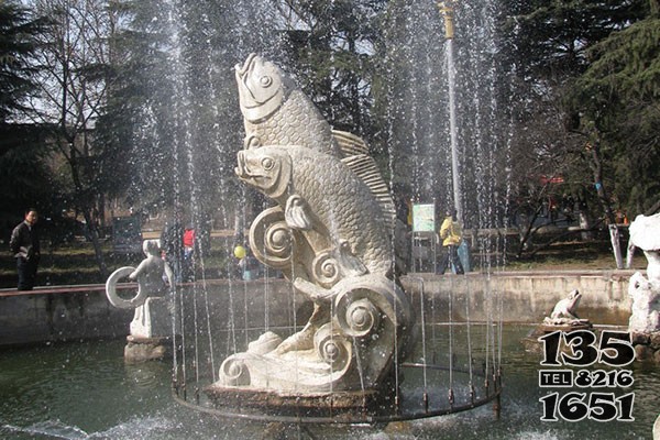 鯉魚(yú)噴泉雕塑 鯉魚(yú)雕塑圖片望月立體情侶圖片
