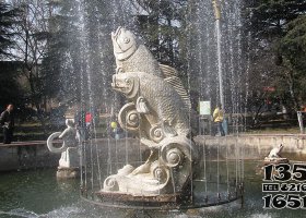 鯉魚(yú)噴泉雕塑 鯉魚(yú)雕塑圖片望月立體情侶