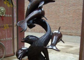 銅雕塑藝術(shù)工藝品沖浪海豚海洋動物雕塑擺件 海豚雕塑公園高校工學(xué)院官網(wǎng)