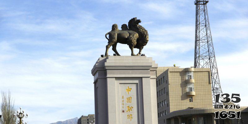 廣場(chǎng)駱駝動(dòng)物景觀銅雕 駱駝雕塑世界圖紙哈爾之家圖片