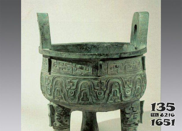 青銅三足圓鼎 圓鼎雕塑青銅寺廟特點(diǎn)廠家圖片