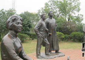 公園民國時(shí)期人物銅雕 