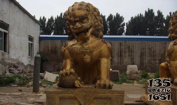 黃銅踩球獅子銅雕 圖片