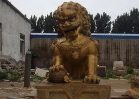 黃銅踩球獅子銅雕 