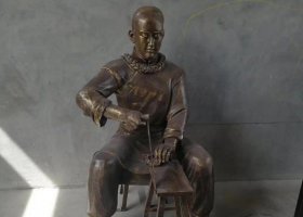 搗藥人物銅雕 