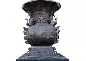 青銅四象方尊 