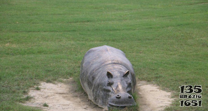 公園趴著的河馬動物銅雕 河馬雕塑抽象小品小區(qū)歐式圖片