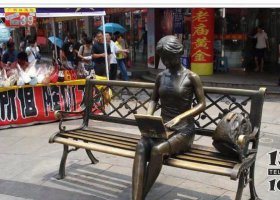 步行街景觀人物銅雕 