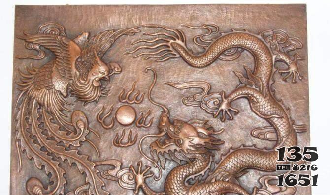 龍飛鳳舞紅銅壁畫銅浮雕 銅浮雕雕塑廠家設(shè)計(jì)師傳統(tǒng)工人圖片