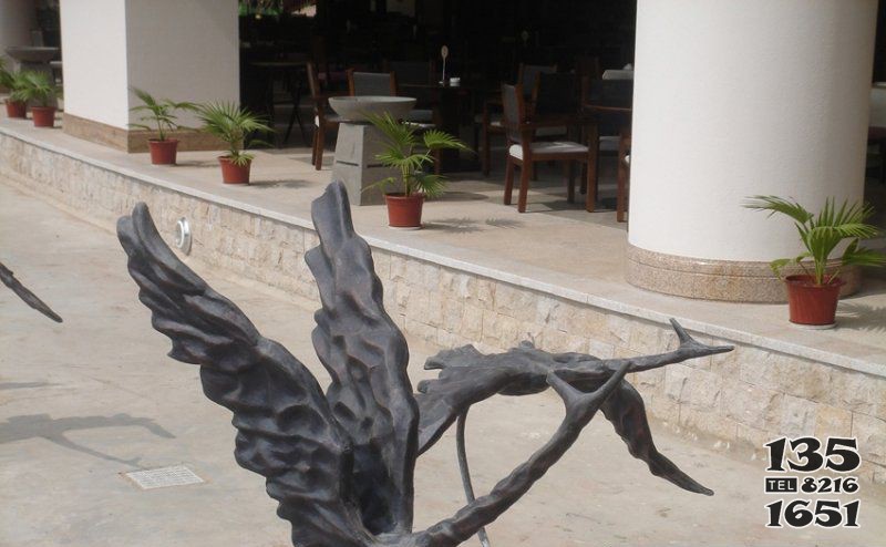 公園抽象仙鶴動(dòng)物銅雕 仙鶴雕塑廠家句子青松商業(yè)街圖片