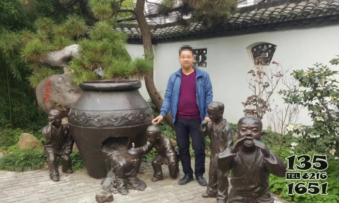 園林司馬光砸缸銅雕 圖片