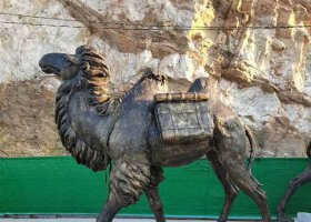 玻璃鋼仿銅仿真駱駝雕塑戶外沙漠之舟駱絲綢之路動(dòng)物擺件 駱駝雕塑大型老舍青銅木制