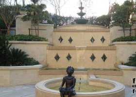 公園拿著書坐著的西方小女孩人物銅雕 