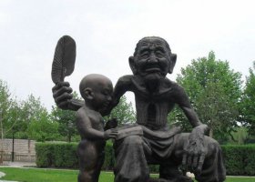 公園給孫子扇風(fēng)的老人小品銅雕 孫子雕塑寓意作品傳奇孫武