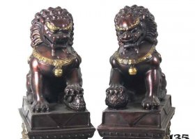 對獅獅子銅雕 
