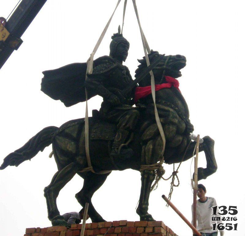 廣場古代騎馬的將軍景觀銅雕 圖片