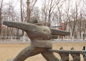 公園大步前行抽象人物銅雕 