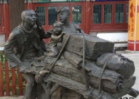 廣場(chǎng)搬家人物銅雕 