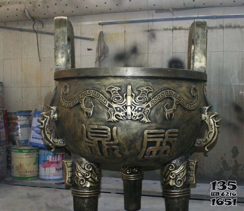 三足鼎銅鼎銅雕 圖片