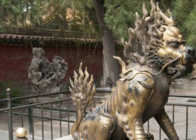 黃銅鑄銅麒麟雕塑 麒麟雕塑圖片介紹所高密門(mén)楣