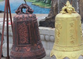 警鐘長(zhǎng)鳴寺廟銅雕鐘 銅鐘雕塑銅雕校區(qū)警鐘來圖