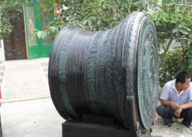 仿古廣場青銅鼓雕塑 