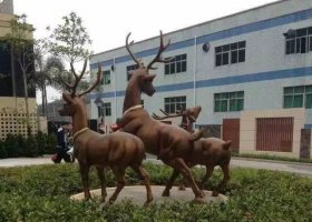 梅花鹿小區(qū)企業(yè)動(dòng)物銅雕 梅花鹿雕塑公園評(píng)語意向星空