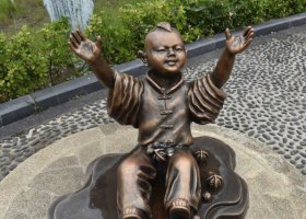 公園小男孩和核桃人物銅雕 男孩雕塑教程熊貓男孩兒老人