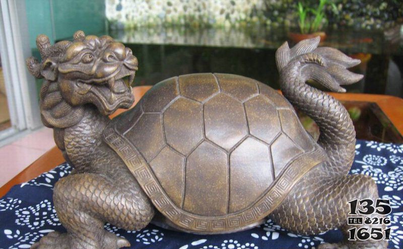 龍龜古代神獸銅雕 龍龜?shù)袼軆r(jià)格金蟬雕刻件寺院圖片