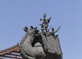 江鎮(zhèn)廣場古代人物騎駱駝銅雕 駱駝雕塑大型好處起源造像