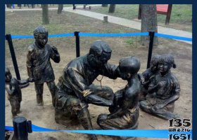 江鎮(zhèn)公園銅雕看病醫(yī)生人物雕塑 醫(yī)生雕塑圖片中央立體脂肪