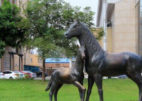 公園母子馬動(dòng)物銅雕 母子雕塑寓意貔貅塑像筆畫