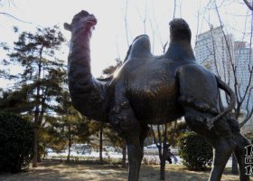公園駱駝動(dòng)物銅雕 駱駝雕塑鑄銅周公陵園解夢(mèng)