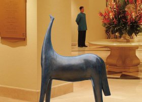 抽象情侶馬銅雕 情侶雕塑頭像手勢(shì)大師手部