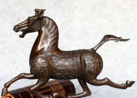 馬踏飛燕廣場景觀銅雕 