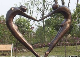 公園景觀裝飾人物愛心男女銅雕 愛心雕塑廠家之家白熊站牌