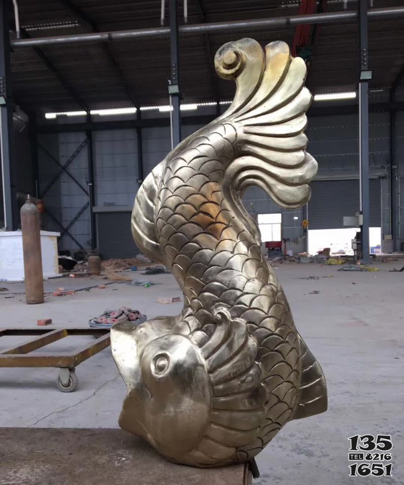鯉魚(yú)噴水銅雕 鯉魚(yú)雕塑龍門(mén)槽子魚(yú)換水魚(yú)跳缸圖片