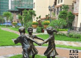 小區(qū)銅雕兒童玩游戲人物雕塑 兒童雕塑擺件小孩子服裝含義