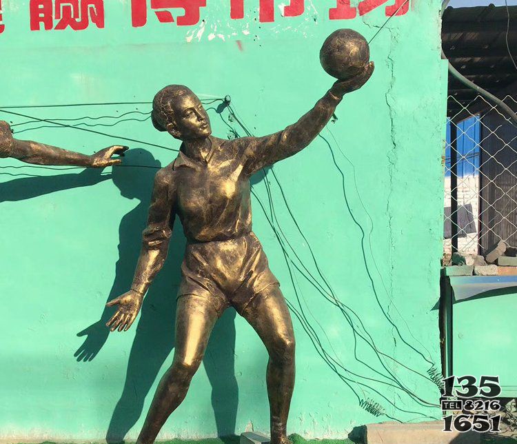 廣場(chǎng)銅雕打排球?qū)W生人物雕塑 打排球雕塑公園體育大全浮雕圖片
